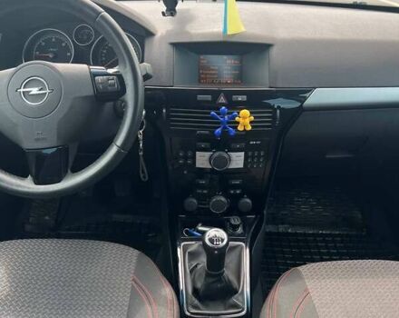 Опель Астра 2010 у Луцьку на Automoto.ua Білий Опель Астра, об'ємом двигуна 1.9 л та пробігом 240 тис. км за 6700 $, фото 7 на Automoto.ua