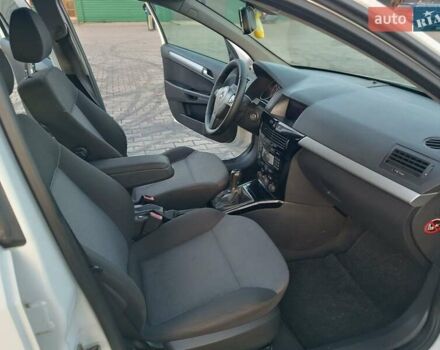 Белый Опель Астра, объемом двигателя 1.7 л и пробегом 245 тыс. км за 5600 $, фото 19 на Automoto.ua