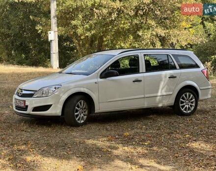 Опель Астра 2010 в Нежине на Automoto.ua Белый Опель Астра, объемом двигателя 1.6 л и пробегом 209 тыс. км за 6100 $, фото 2 на Automoto.ua