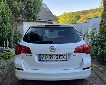 Белый Опель Астра, объемом двигателя 1.69 л и пробегом 289 тыс. км за 6800 $, фото 4 на Automoto.ua