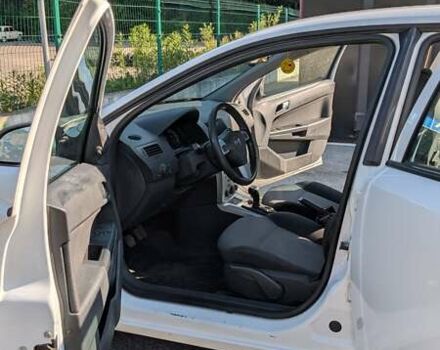 Білий Опель Астра, об'ємом двигуна 1.69 л та пробігом 268 тис. км за 5800 $, фото 7 на Automoto.ua