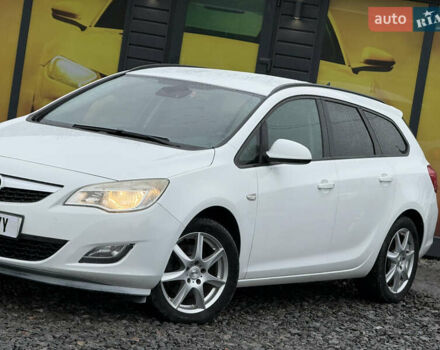 Белый Опель Астра, объемом двигателя 1.7 л и пробегом 300 тыс. км за 6999 $, фото 7 на Automoto.ua