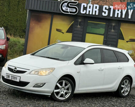 Белый Опель Астра, объемом двигателя 1.7 л и пробегом 300 тыс. км за 6999 $, фото 6 на Automoto.ua