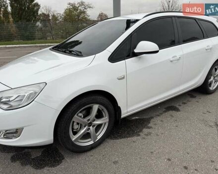 Белый Опель Астра, объемом двигателя 1.7 л и пробегом 235 тыс. км за 7500 $, фото 13 на Automoto.ua