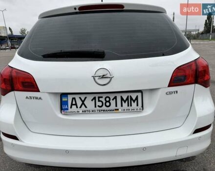 Белый Опель Астра, объемом двигателя 1.7 л и пробегом 235 тыс. км за 7500 $, фото 4 на Automoto.ua
