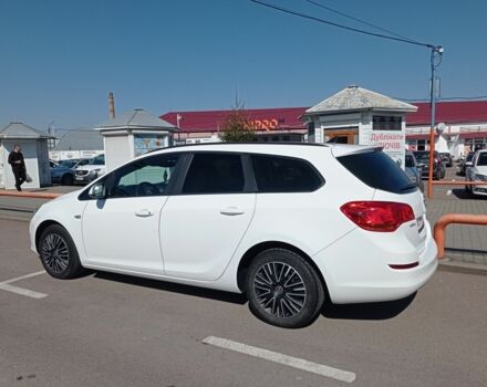 Белый Опель Астра, объемом двигателя 1.7 л и пробегом 286 тыс. км за 6500 $, фото 4 на Automoto.ua