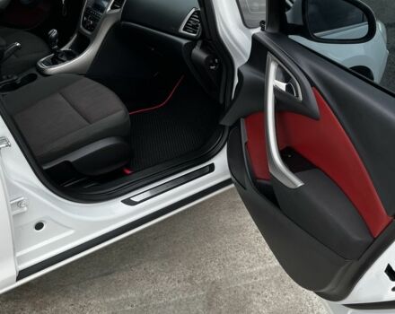 Опель Астра 2011 у Ковель на Automoto.ua Білий Опель Астра, об'ємом двигуна 1.7 л та пробігом 257 тис. км за 7299 $, фото 9 на Automoto.ua