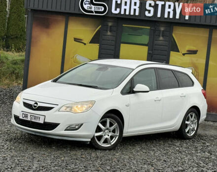 Белый Опель Астра, объемом двигателя 1.7 л и пробегом 300 тыс. км за 6999 $, фото 5 на Automoto.ua