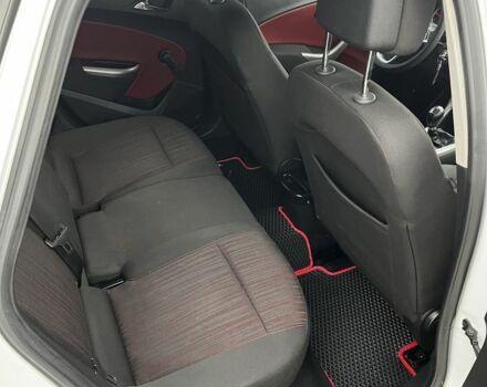 Опель Астра 2011 у Ковель на Automoto.ua Білий Опель Астра, об'ємом двигуна 1.7 л та пробігом 257 тис. км за 7299 $, фото 6 на Automoto.ua