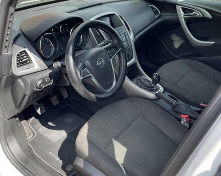 Белый Опель Астра, объемом двигателя 1.25 л и пробегом 366 тыс. км за 4700 $, фото 6 на Automoto.ua