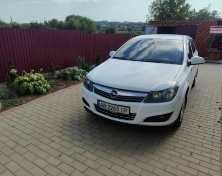 Белый Опель Астра, объемом двигателя 1.7 л и пробегом 280 тыс. км за 5800 $, фото 4 на Automoto.ua