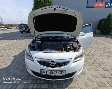 Белый Опель Астра, объемом двигателя 1.96 л и пробегом 275 тыс. км за 7500 $, фото 4 на Automoto.ua