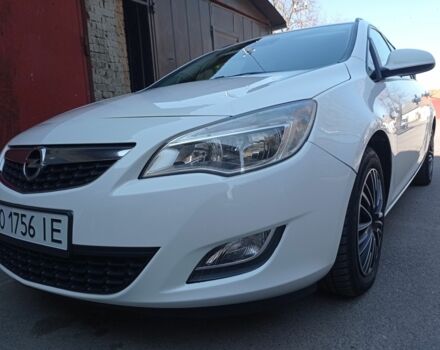 Белый Опель Астра, объемом двигателя 1.7 л и пробегом 286 тыс. км за 6500 $, фото 10 на Automoto.ua