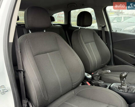 Белый Опель Астра, объемом двигателя 1.7 л и пробегом 300 тыс. км за 6999 $, фото 16 на Automoto.ua