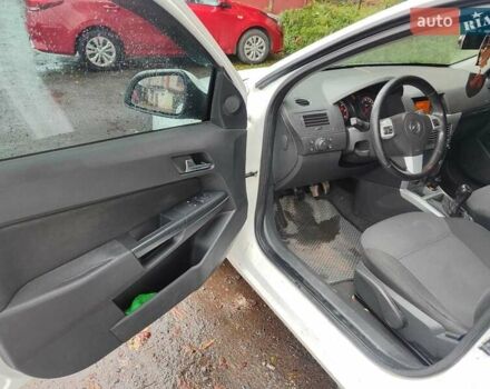 Опель Астра 2011 в Тульчине на Automoto.ua Белый Опель Астра, объемом двигателя 1.69 л и пробегом 281 тыс. км за 5800 $, фото 20 на Automoto.ua