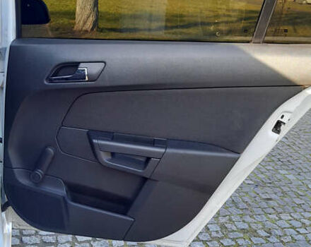 Белый Опель Астра, объемом двигателя 1.25 л и пробегом 410 тыс. км за 6500 $, фото 14 на Automoto.ua