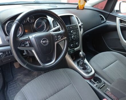 Белый Опель Астра, объемом двигателя 1.7 л и пробегом 286 тыс. км за 6500 $, фото 12 на Automoto.ua