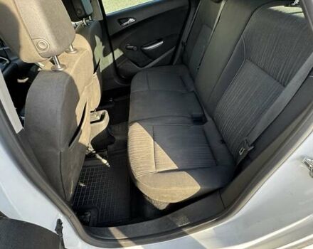 Опель Астра 2011 в Вышгороде на Automoto.ua Белый Опель Астра, объемом двигателя 1.69 л и пробегом 388 тыс. км за 6500 $, фото 15 на Automoto.ua