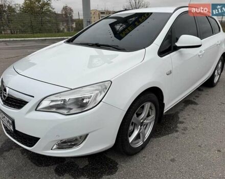 Белый Опель Астра, объемом двигателя 1.7 л и пробегом 235 тыс. км за 7500 $, фото 14 на Automoto.ua