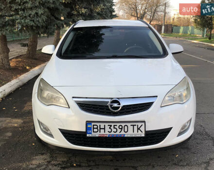 Белый Опель Астра, объемом двигателя 1.25 л и пробегом 321 тыс. км за 7499 $, фото 1 на Automoto.ua