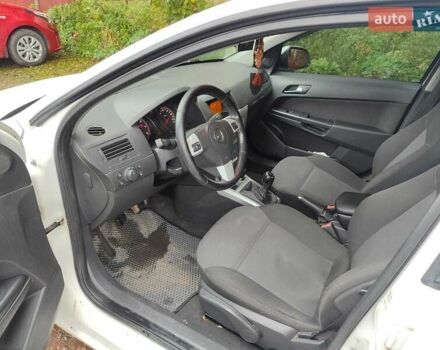 Опель Астра 2011 в Тульчине на Automoto.ua Белый Опель Астра, объемом двигателя 1.69 л и пробегом 281 тыс. км за 5800 $, фото 18 на Automoto.ua