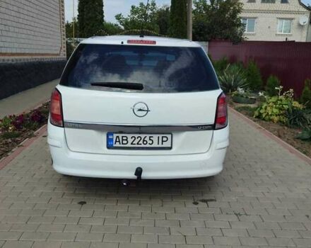 Опель Астра 2011 в Тульчине на Automoto.ua Белый Опель Астра, объемом двигателя 1.69 л и пробегом 281 тыс. км за 5800 $, фото 4 на Automoto.ua