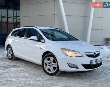 Белый Опель Астра, объемом двигателя 1.7 л и пробегом 388 тыс. км за 5750 $, фото 4 на Automoto.ua