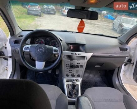 Білий Опель Астра, об'ємом двигуна 1.7 л та пробігом 245 тис. км за 5150 $, фото 1 на Automoto.ua