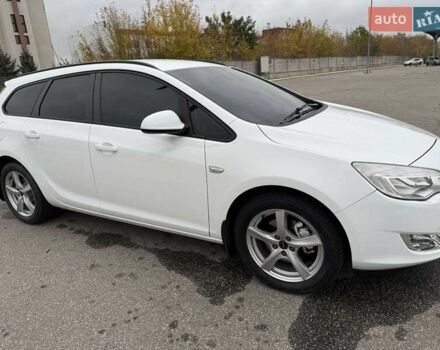 Белый Опель Астра, объемом двигателя 1.7 л и пробегом 235 тыс. км за 7500 $, фото 17 на Automoto.ua