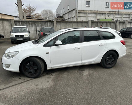 Белый Опель Астра, объемом двигателя 1.69 л и пробегом 315 тыс. км за 5600 $, фото 3 на Automoto.ua