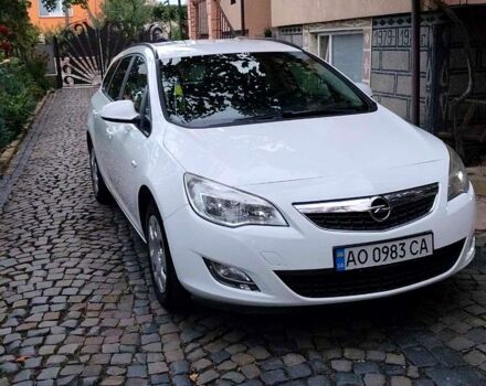 Белый Опель Астра, объемом двигателя 1.7 л и пробегом 0 тыс. км за 8000 $, фото 1 на Automoto.ua