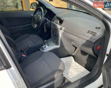 Білий Опель Астра, об'ємом двигуна 1.6 л та пробігом 201 тис. км за 6300 $, фото 9 на Automoto.ua