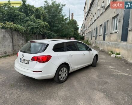 Белый Опель Астра, объемом двигателя 1.7 л и пробегом 244 тыс. км за 7300 $, фото 4 на Automoto.ua