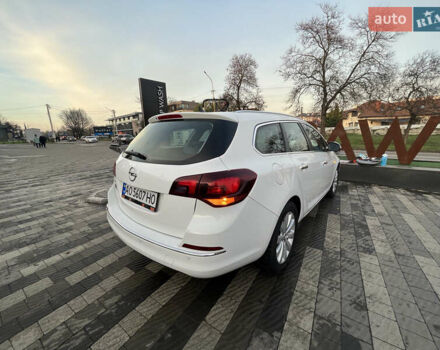 Опель Астра 2012 в Ужгороде на Automoto.ua Белый Опель Астра, объемом двигателя 1.6 л и пробегом 223 тыс. км за 7800 $, фото 1 на Automoto.ua