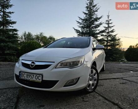 Белый Опель Астра, объемом двигателя 1.7 л и пробегом 252 тыс. км за 6500 $, фото 2 на Automoto.ua