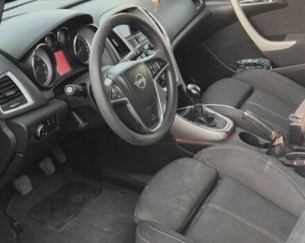 Опель Астра 2012 в Белгород-Днестровском на Automoto.ua Белый Опель Астра, объемом двигателя 0 л и пробегом 300 тыс. км за 6300 $, фото 4 на Automoto.ua