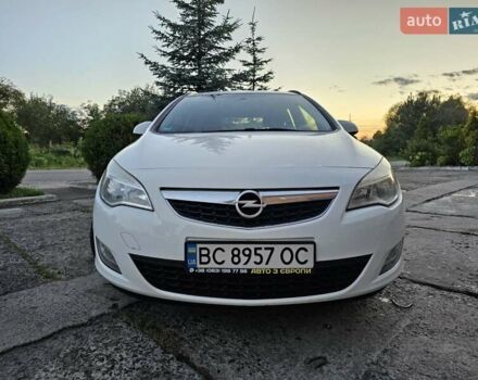 Белый Опель Астра, объемом двигателя 1.7 л и пробегом 252 тыс. км за 6500 $, фото 5 на Automoto.ua