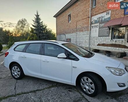 Белый Опель Астра, объемом двигателя 1.7 л и пробегом 252 тыс. км за 6500 $, фото 11 на Automoto.ua