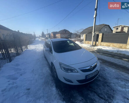 Белый Опель Астра, объемом двигателя 1.25 л и пробегом 255 тыс. км за 5800 $, фото 4 на Automoto.ua