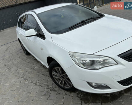 Опель Астра 2012 в Житомире на Automoto.ua Белый Опель Астра, объемом двигателя 1.3 л и пробегом 278 тыс. км за 5900 $, фото 3 на Automoto.ua