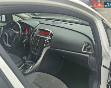 Опель Астра 2012 у Дрогобичі на Automoto.ua Білий Опель Астра, об'ємом двигуна 1.7 л та пробігом 232 тис. км за 8500 $, фото 45 на Automoto.ua