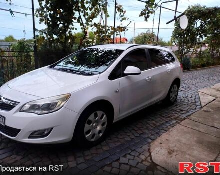 Белый Опель Астра, объемом двигателя 1.7 л и пробегом 0 тыс. км за 8000 $, фото 2 на Automoto.ua
