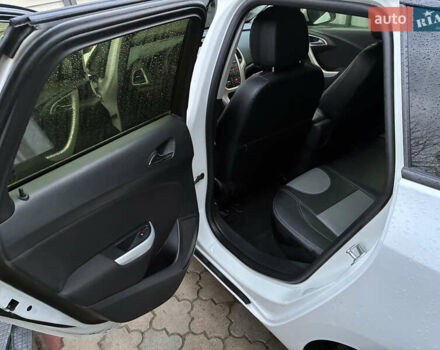 Опель Астра 2012 в Житомире на Automoto.ua Белый Опель Астра, объемом двигателя 1.3 л и пробегом 278 тыс. км за 5900 $, фото 14 на Automoto.ua