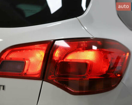 Белый Опель Астра, объемом двигателя 1.7 л и пробегом 140 тыс. км за 7700 $, фото 41 на Automoto.ua