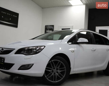 Белый Опель Астра, объемом двигателя 1.7 л и пробегом 140 тыс. км за 7700 $, фото 2 на Automoto.ua