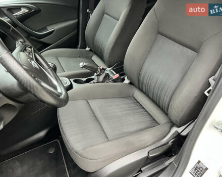 Опель Астра 2013 у Львові на Automoto.ua Білий Опель Астра, об'ємом двигуна 1.7 л та пробігом 192 тис. км за 7300 $, фото 17 на Automoto.ua