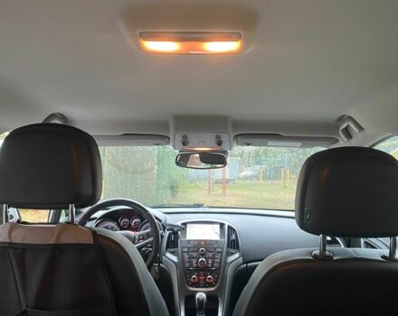 Опель Астра 2013 в Фастове на Automoto.ua Белый Опель Астра, объемом двигателя 1.7 л и пробегом 296 тыс. км за 8000 $, фото 20 на Automoto.ua