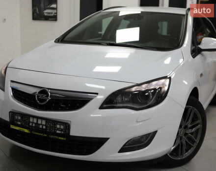 Белый Опель Астра, объемом двигателя 1.7 л и пробегом 140 тыс. км за 7700 $, фото 11 на Automoto.ua