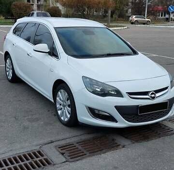 Белый Опель Астра, объемом двигателя 1.69 л и пробегом 226 тыс. км за 7400 $, фото 6 на Automoto.ua