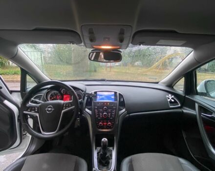 Опель Астра 2013 в Фастове на Automoto.ua Белый Опель Астра, объемом двигателя 1.7 л и пробегом 296 тыс. км за 8000 $, фото 17 на Automoto.ua